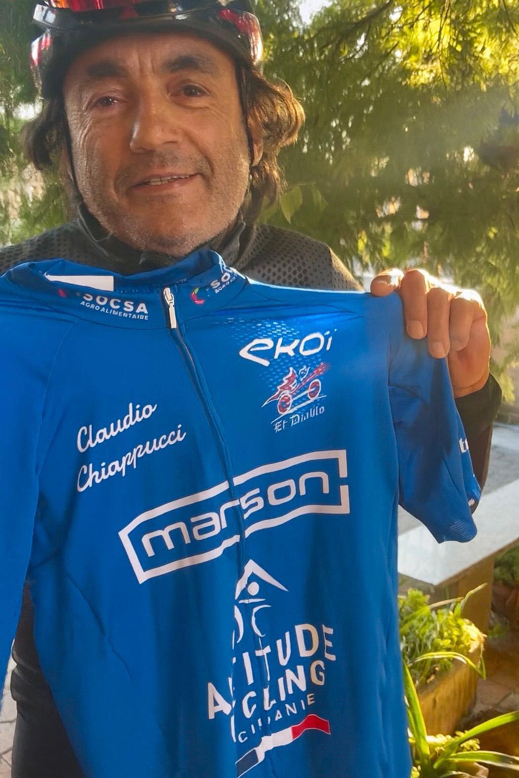 Claudio, figure majeure du cyclisme, devient le parrain de notre club. Double deuxième du Tour, vainqueur de Milan–San Remo et maillot à pois, il apporte son expérience à nos membres.